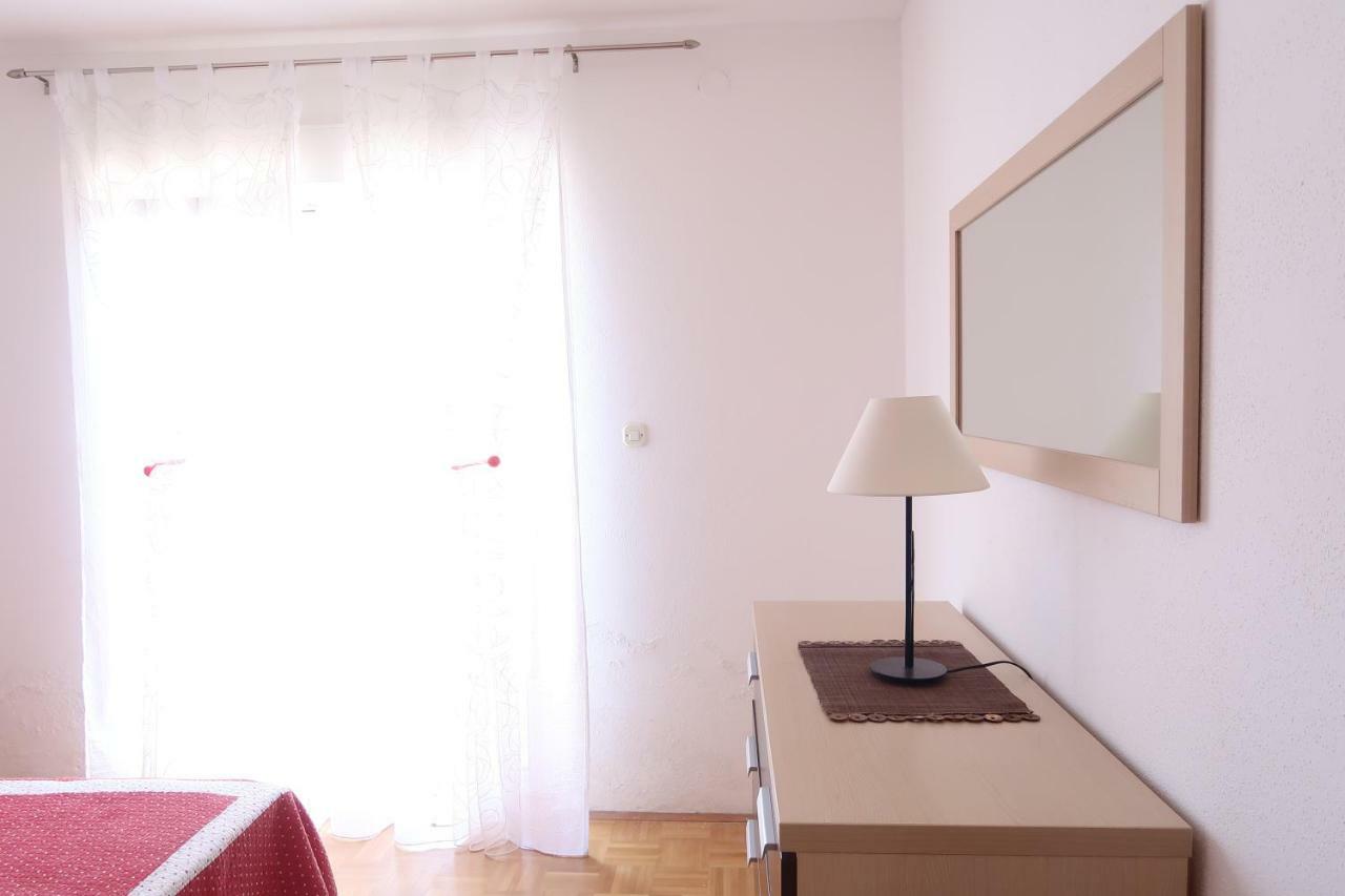 Apartments Maras Primošten Eksteriør bilde