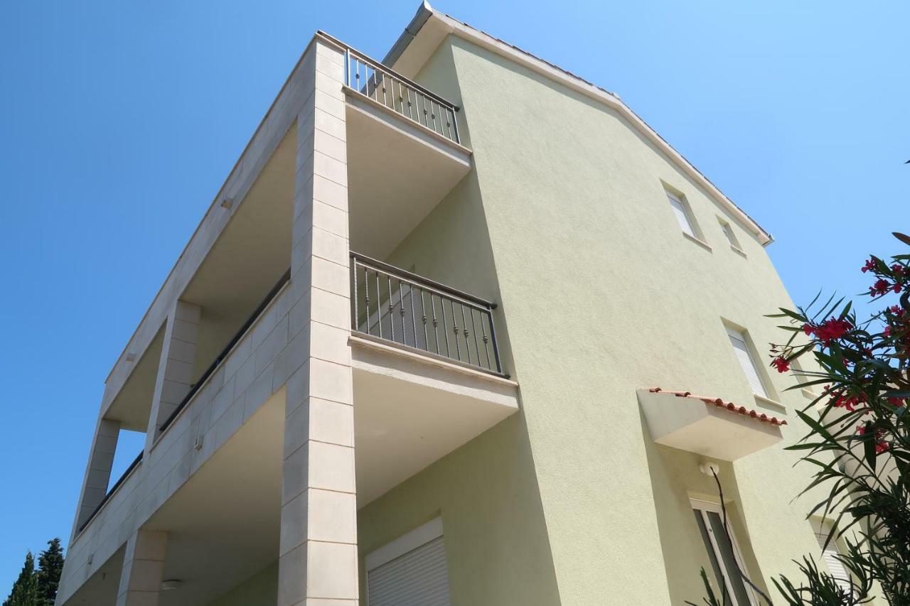 Apartments Maras Primošten Eksteriør bilde